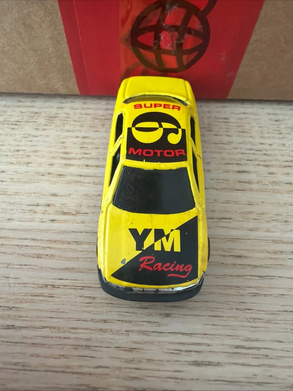 Yatming #806 Lexus LS400/Toyota Celsior 1:64 Diecast Yellow 